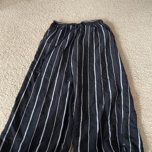 Lack and grey wide leg pants